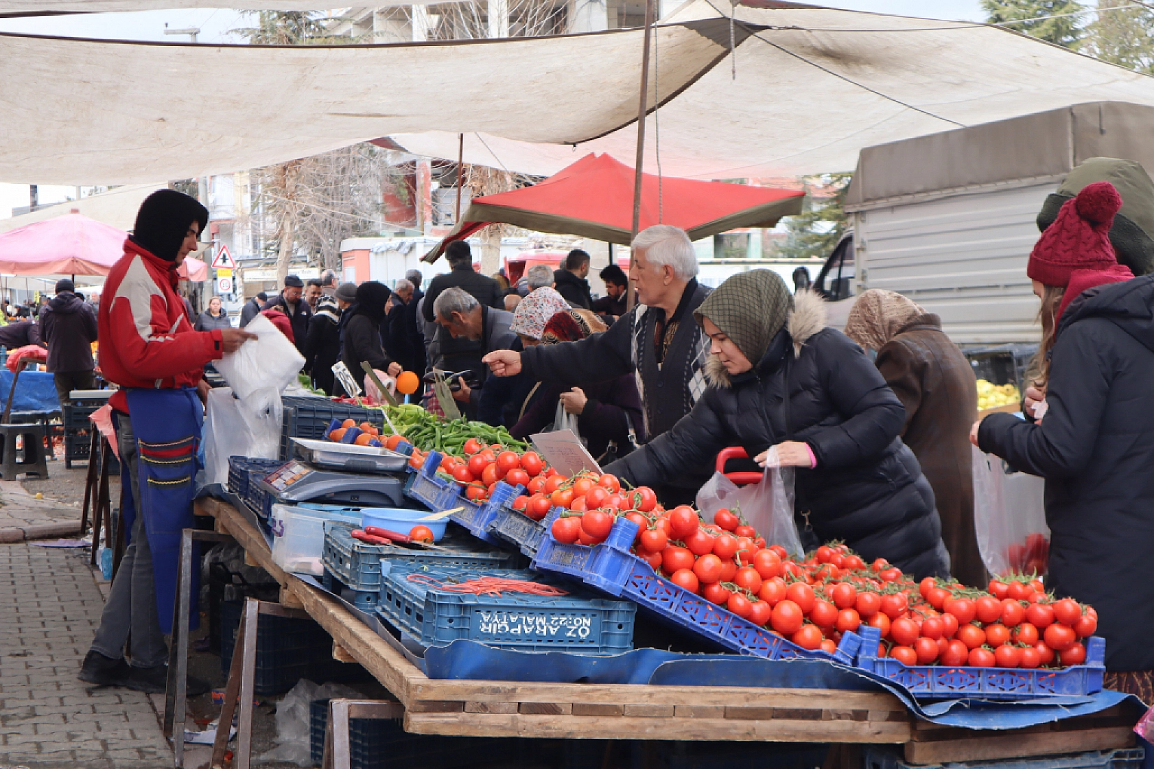Markette pazar da pahalı: Ramazan'da sofralar nasıl kurulacak?