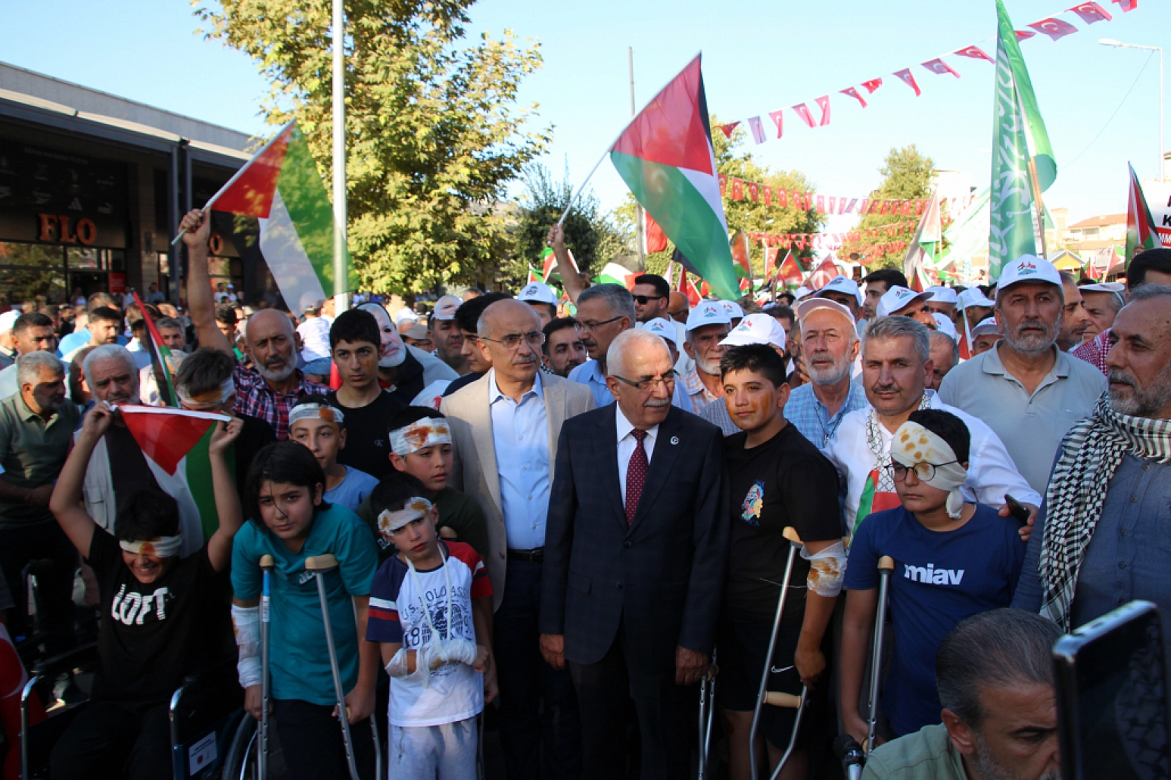Şehit Haniye'nin Vasiyetini Binlerce Malatyalı Gerçekleştirdi...