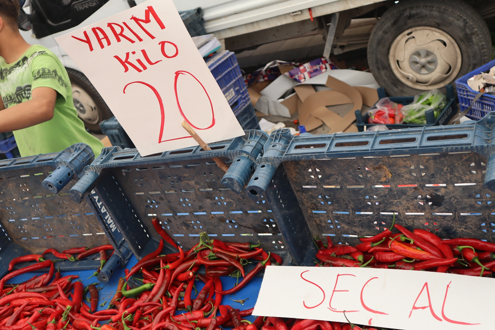 Malatya'da Bayram Öncesi Pazarlar Hareketlendi? İşte Cumartesi Pazarı Fiyatları...