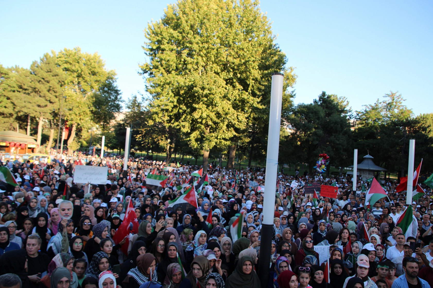 Şehit Haniye'nin Vasiyetini Binlerce Malatyalı Gerçekleştirdi...