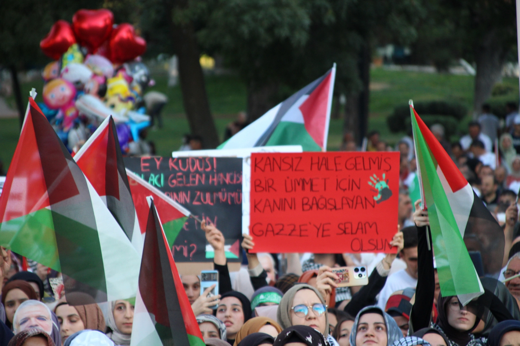 Şehit Haniye'nin Vasiyetini Binlerce Malatyalı Gerçekleştirdi...