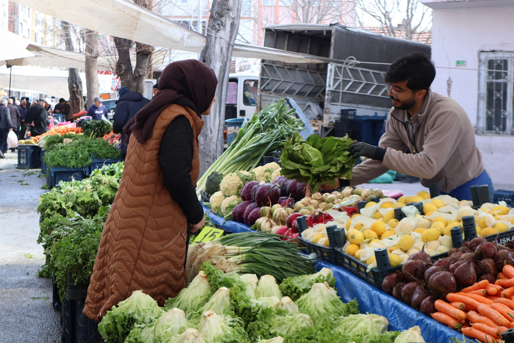 Pazarda fiyatlar uçtu: Malatyalıların iftar sofrası cep yakıyor