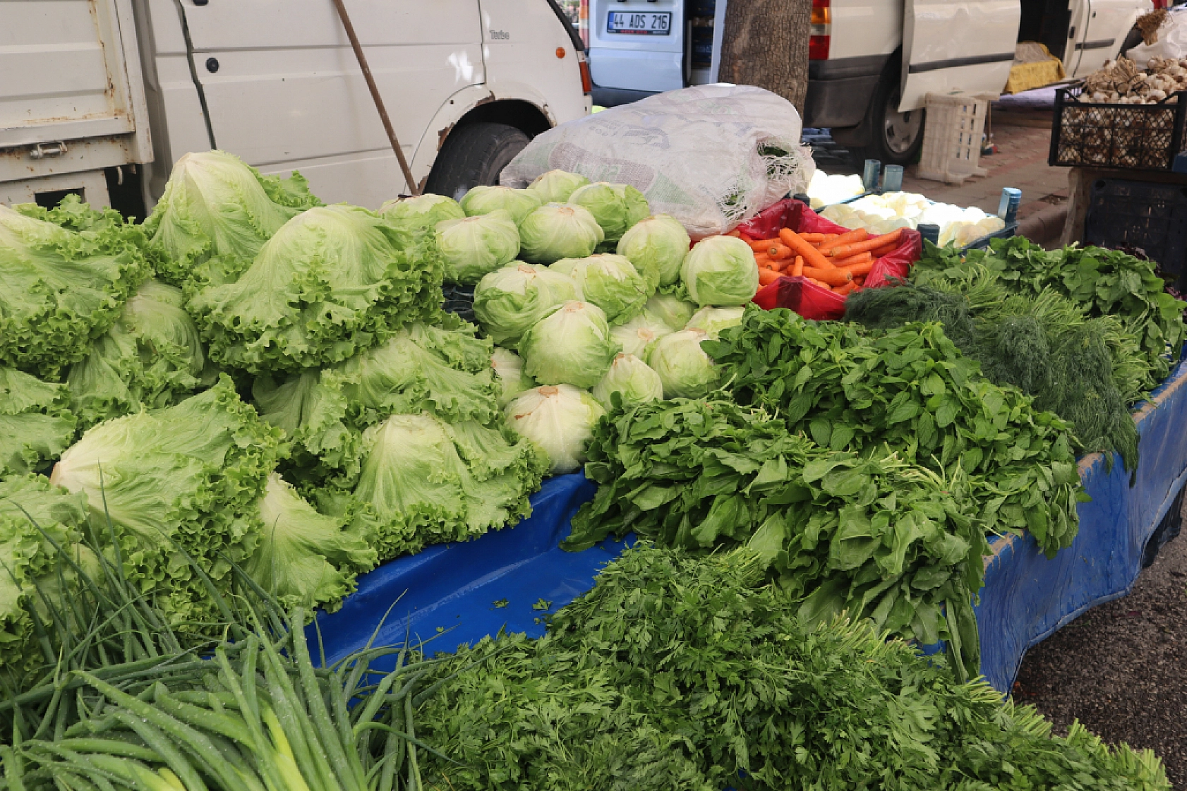 Malatyalılar Perşembe Pazarında Kışlık Sebze Alışverişine Akın Etti! İşte Fiyatlar...