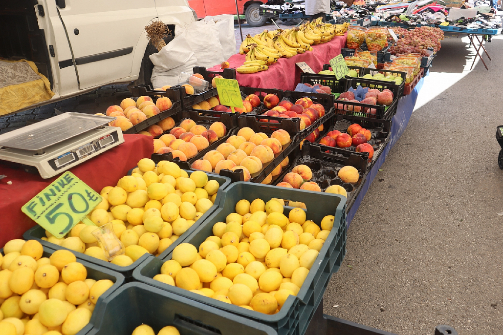 Malatyalılar Perşembe Pazarında Kışlık Sebze Alışverişine Akın Etti! İşte Fiyatlar...