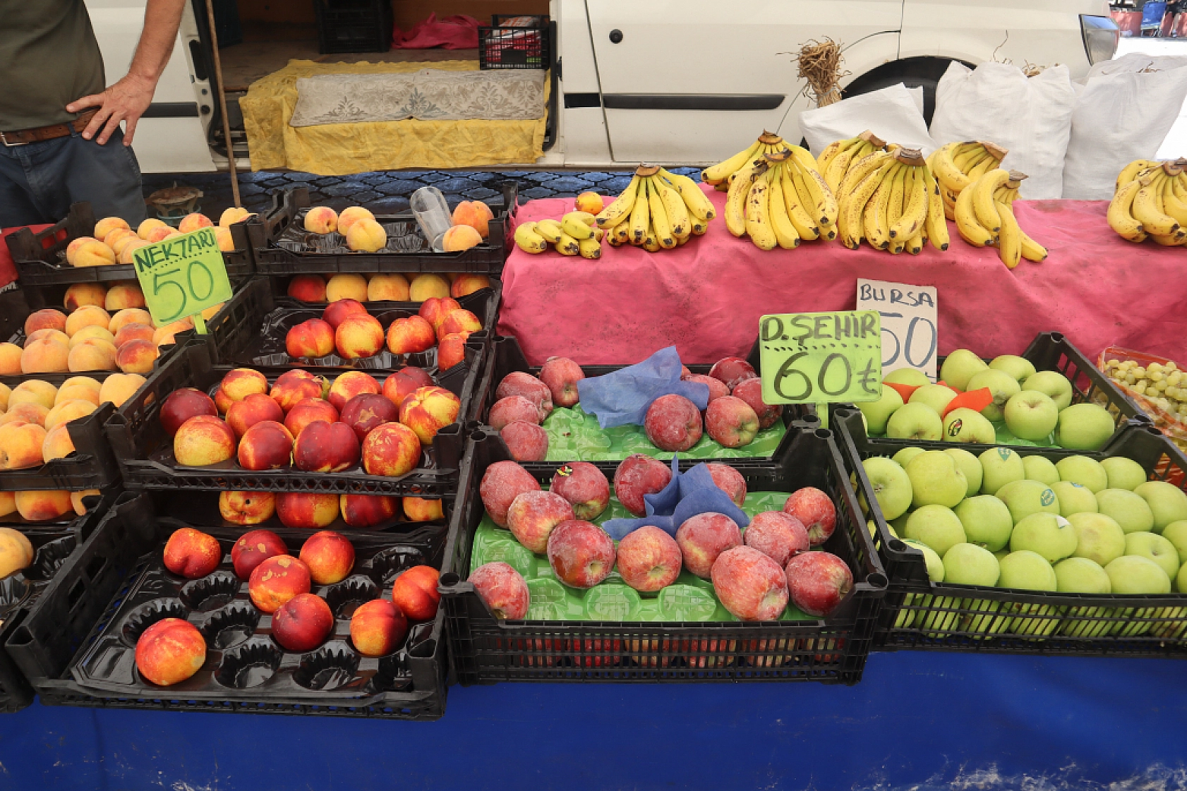 Malatyalılar Perşembe Pazarında Kışlık Sebze Alışverişine Akın Etti! İşte Fiyatlar...