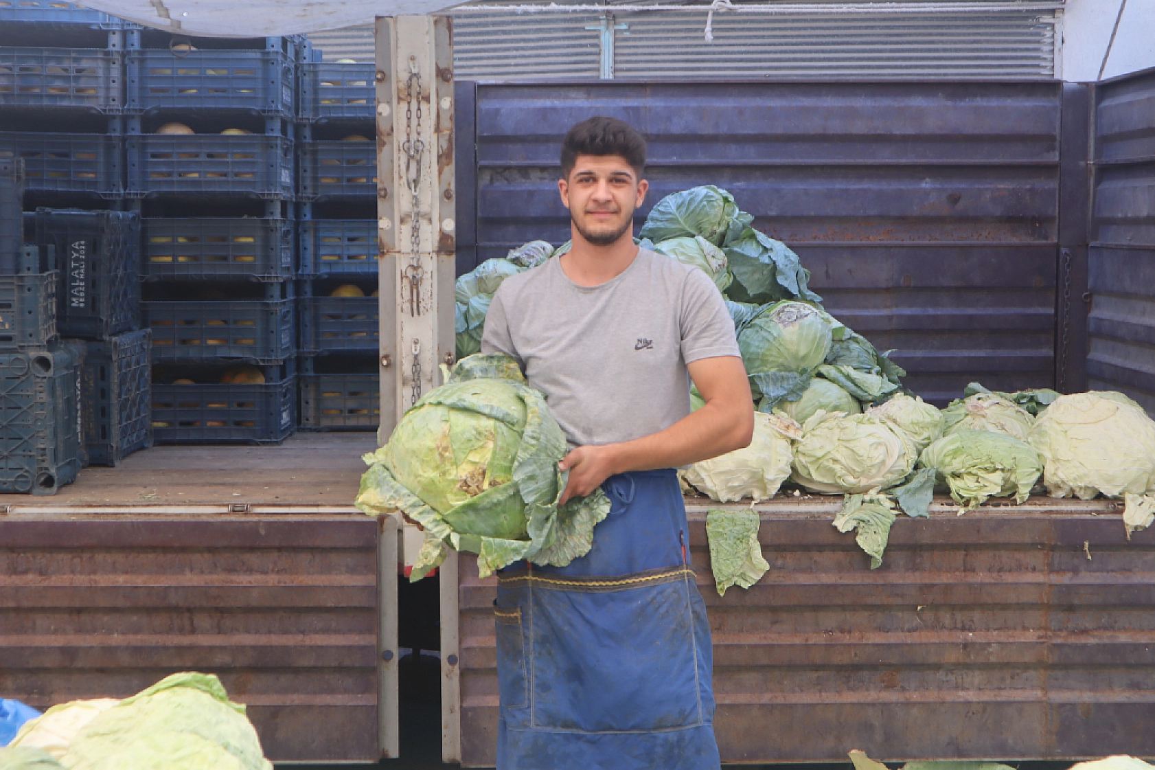 Malatyalılar Perşembe Pazarında Kışlık Sebze Alışverişine Akın Etti! İşte Fiyatlar...