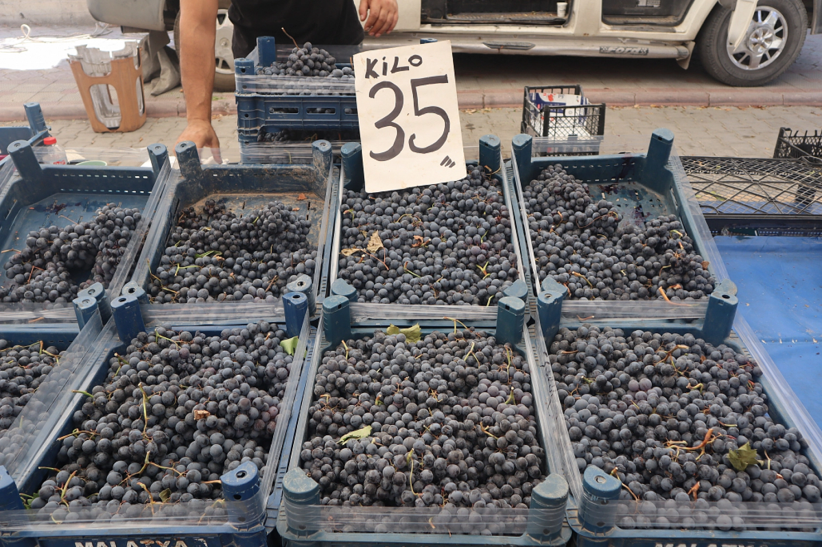 Malatyalılar Perşembe Pazarında Kışlık Sebze Alışverişine Akın Etti! İşte Fiyatlar...