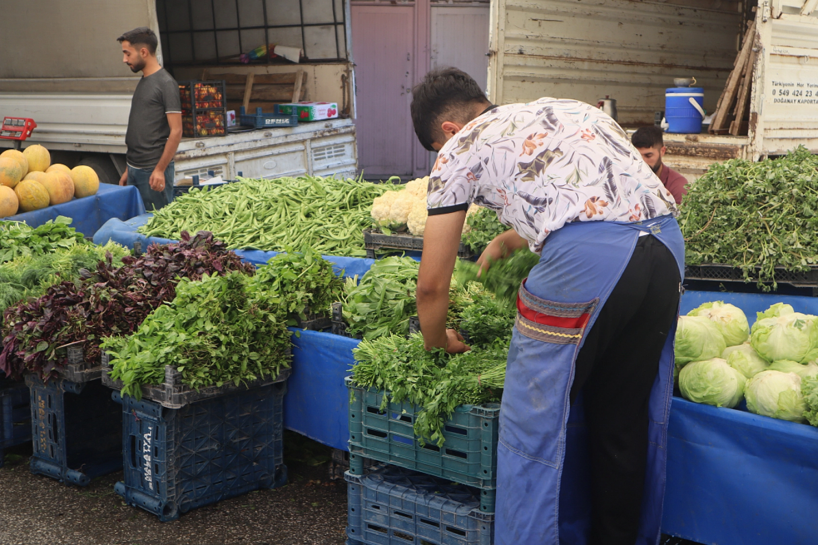 Malatyalılar Perşembe Pazarında Kışlık Sebze Alışverişine Akın Etti! İşte Fiyatlar...