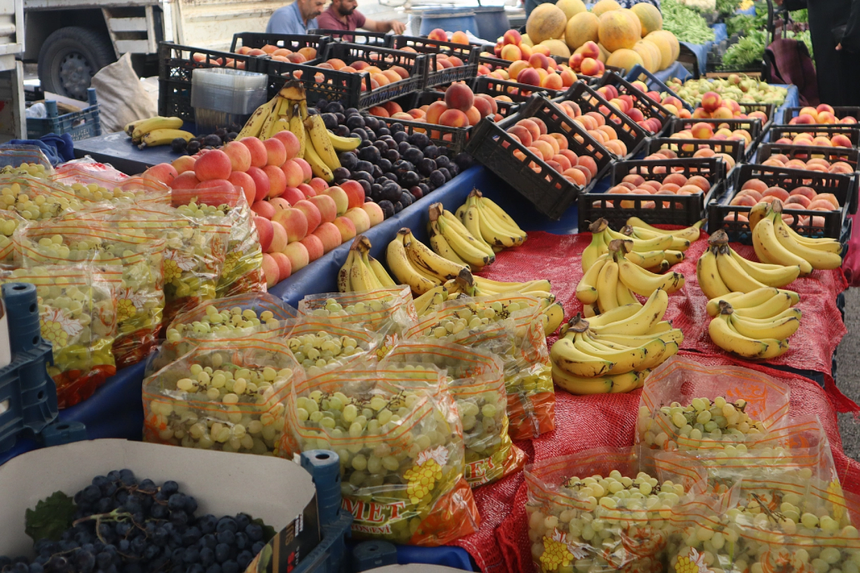 Malatyalılar Perşembe Pazarında Kışlık Sebze Alışverişine Akın Etti! İşte Fiyatlar...