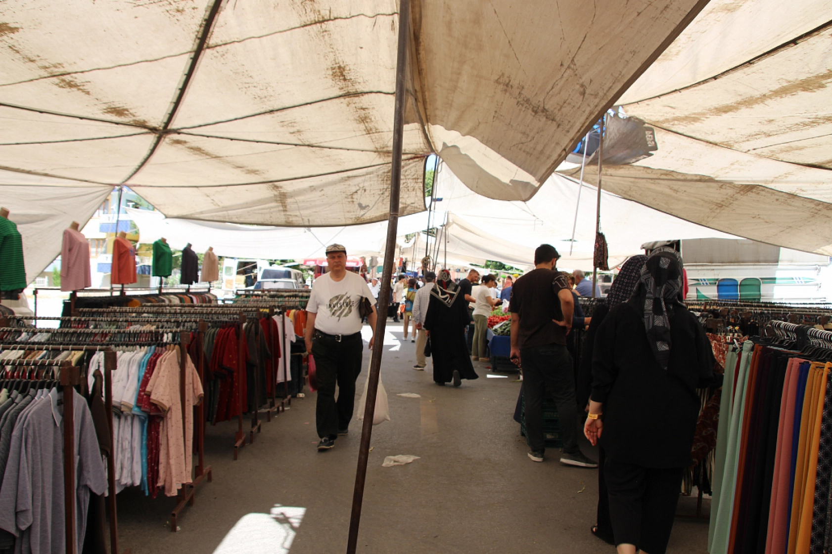 Malatya'da Semt Pazarları Dolup Taşıyor! Peki Fiyatlar nasıl? İşte Güncel Cuma Pazarı Fiyatları...