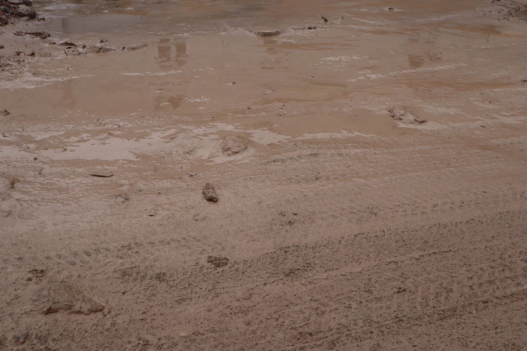 Malatya'nın Çamurlu Yolları Hem Sürücülere Hem de Yayalara Çile Olmaya Devam Ediyor!