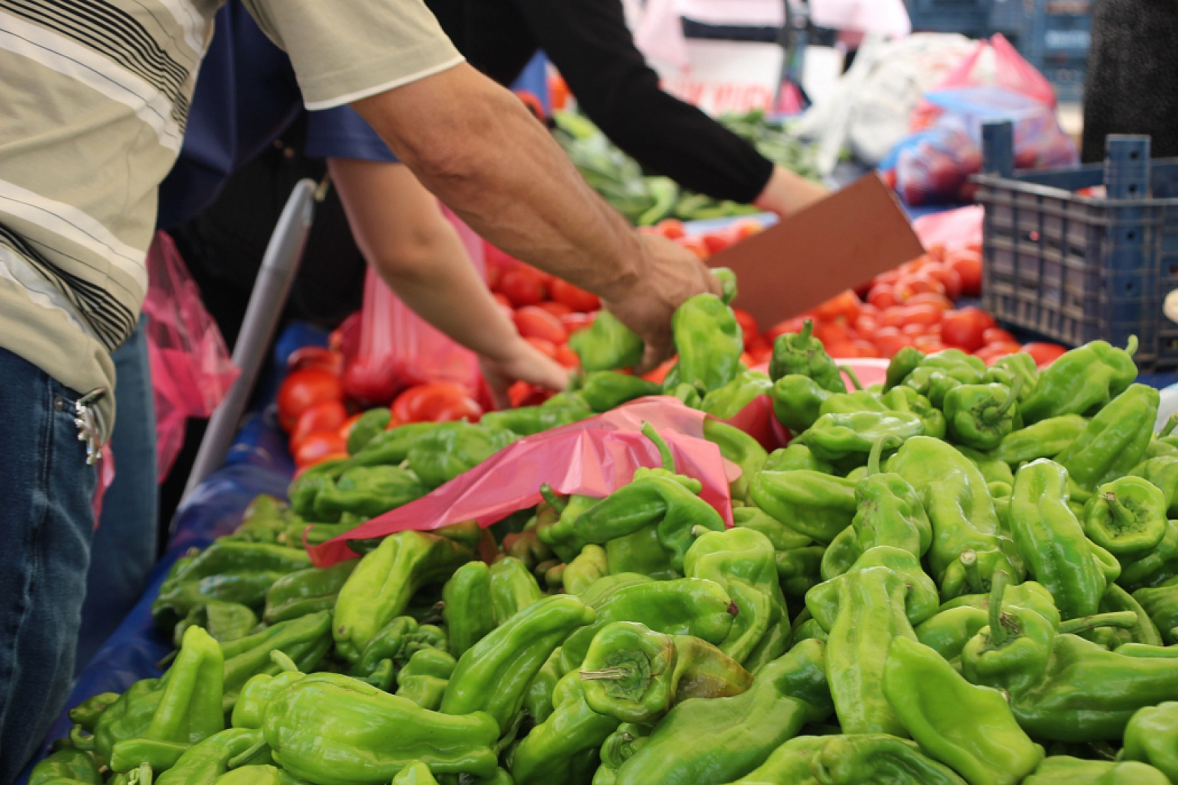 Malatya'da Semt Pazarları Dolup Taşıyor! Peki Fiyatlar nasıl? İşte Güncel Cuma Pazarı Fiyatları...