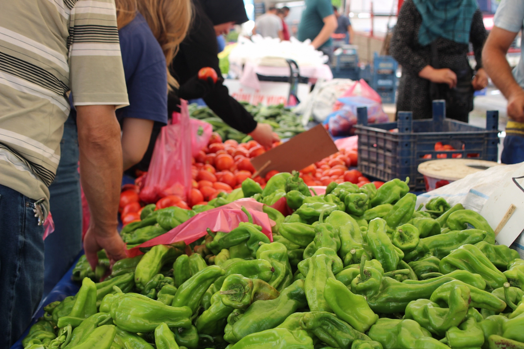 Malatya'da Semt Pazarları Dolup Taşıyor! Peki Fiyatlar nasıl? İşte Güncel Cuma Pazarı Fiyatları...