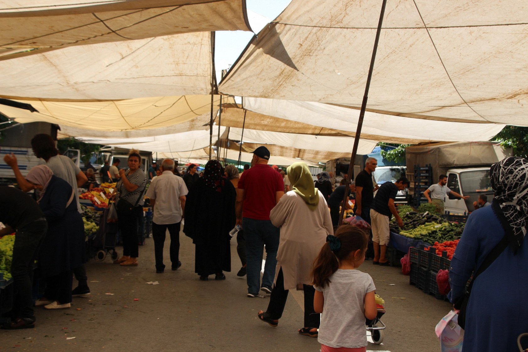 Malatya'da Semt Pazarları Dolup Taşıyor! Peki Fiyatlar nasıl? İşte Güncel Cuma Pazarı Fiyatları...