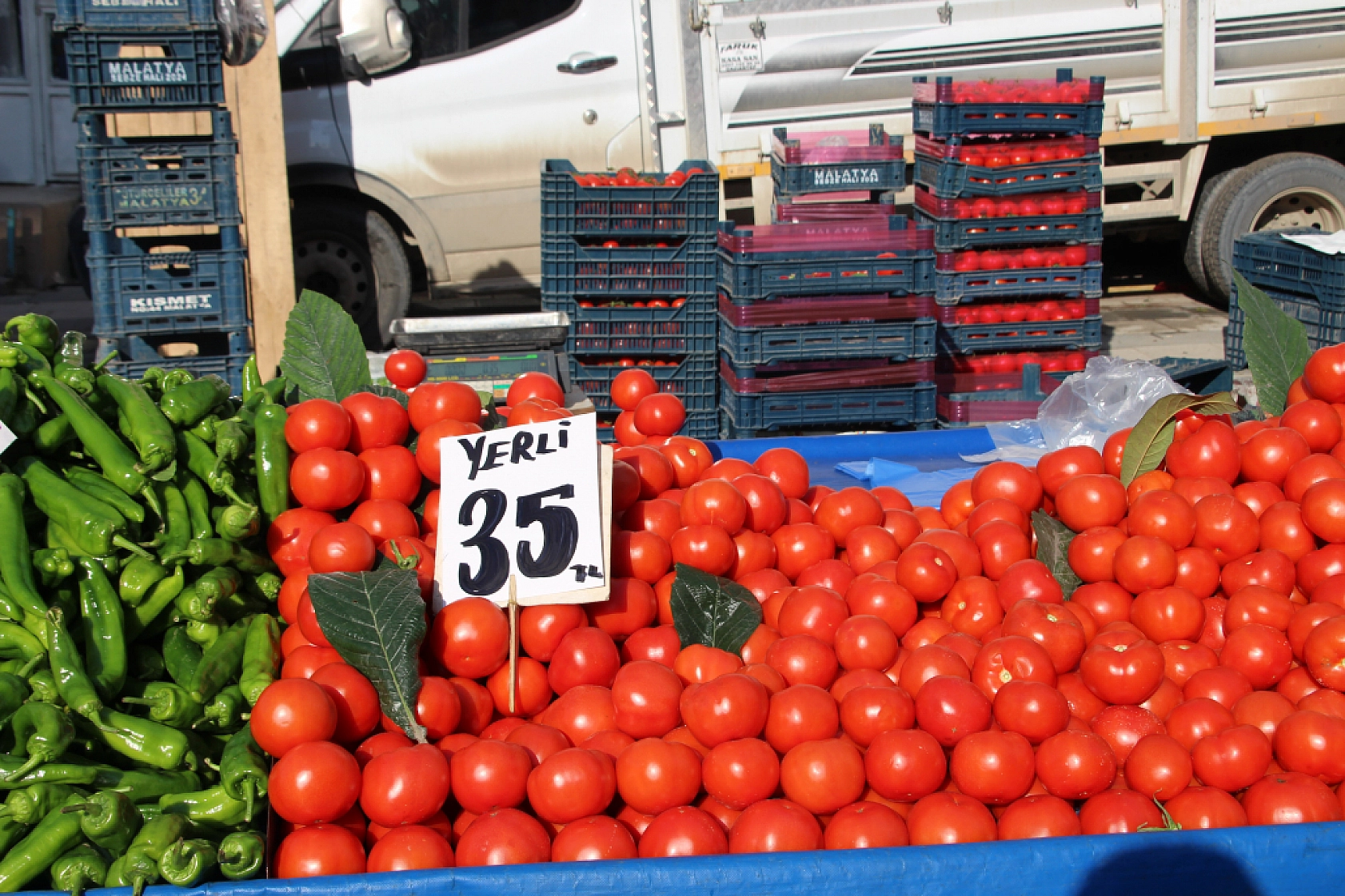 Yeni Yılda Market Fiyatları Yükseldi! Vatandaş Semt Pazarlarına Akın Etti! İşte güncel Meyve Sebze Fiyatları...