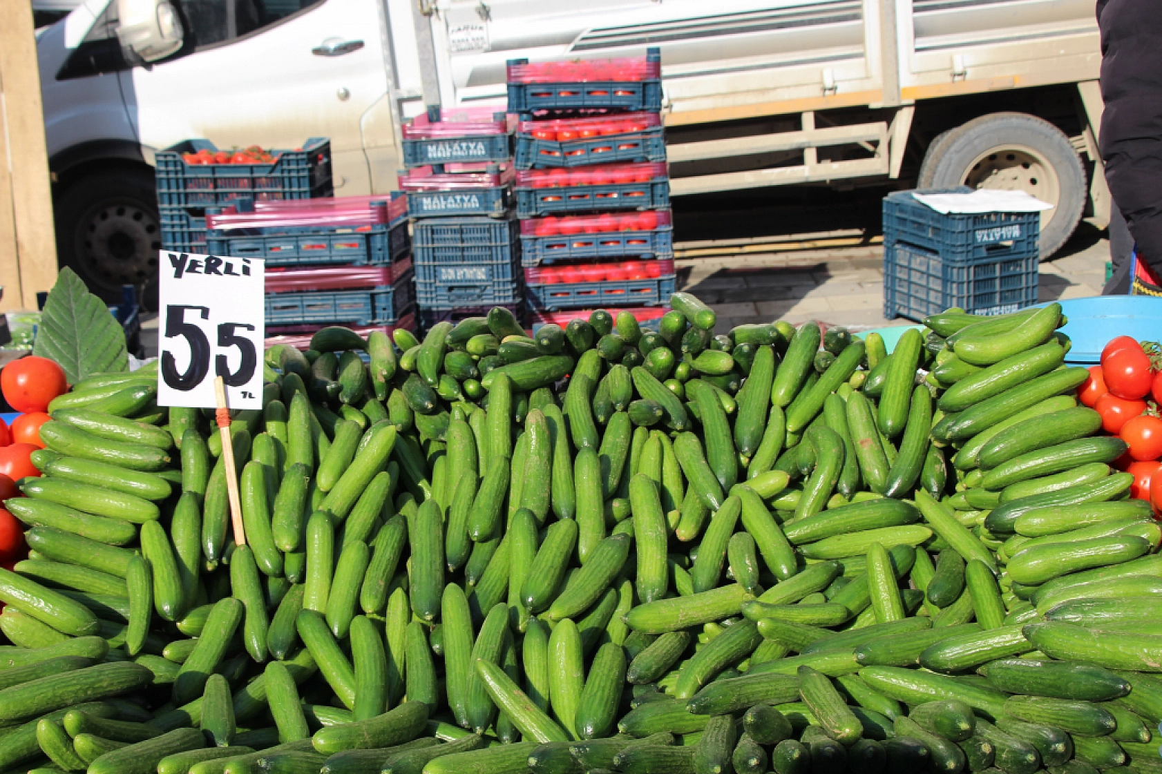 Yeni Yılda Market Fiyatları Yükseldi! Vatandaş Semt Pazarlarına Akın Etti! İşte güncel Meyve Sebze Fiyatları...