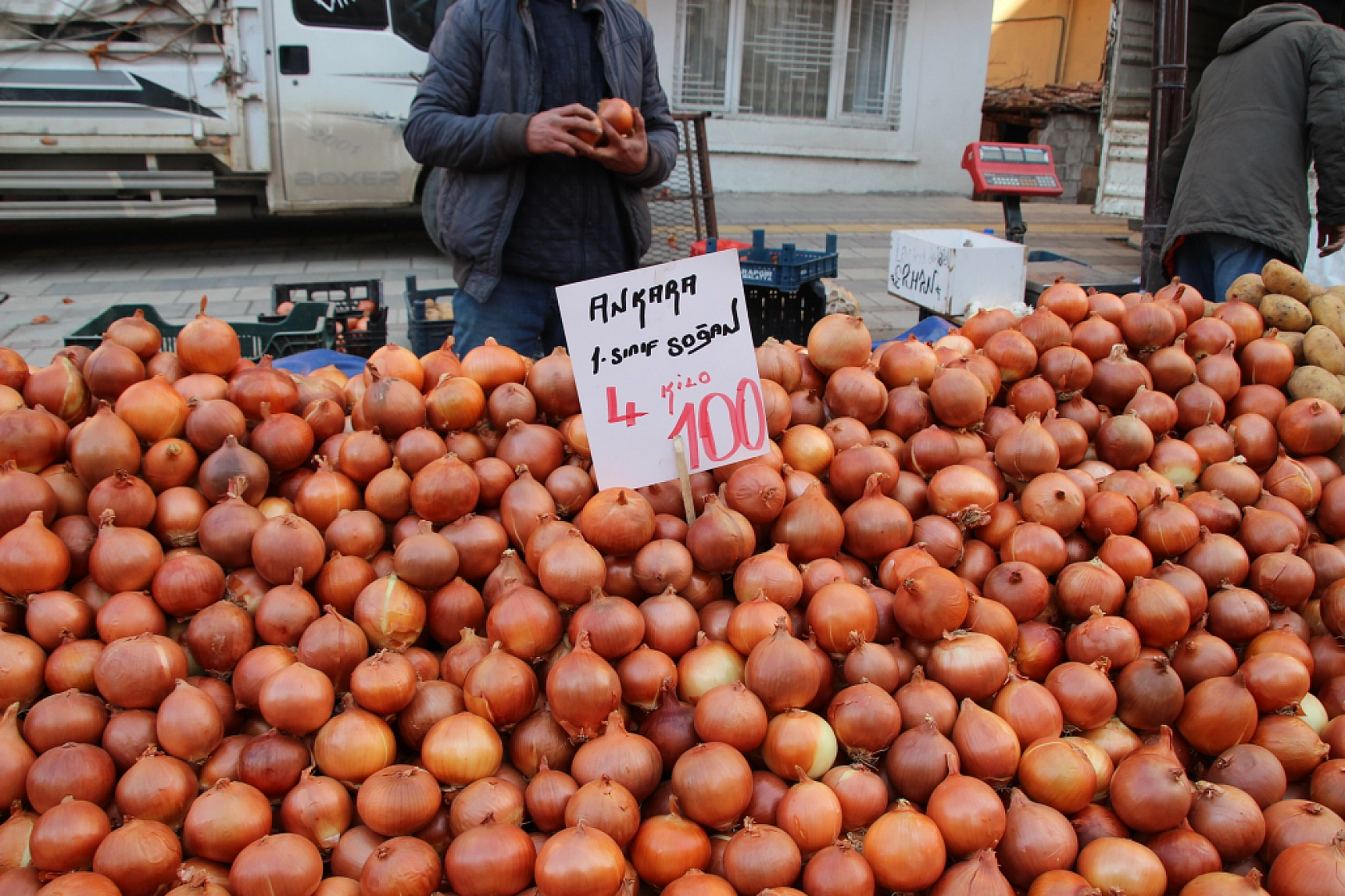 Yeni Yılda Market Fiyatları Yükseldi! Vatandaş Semt Pazarlarına Akın Etti! İşte güncel Meyve Sebze Fiyatları...