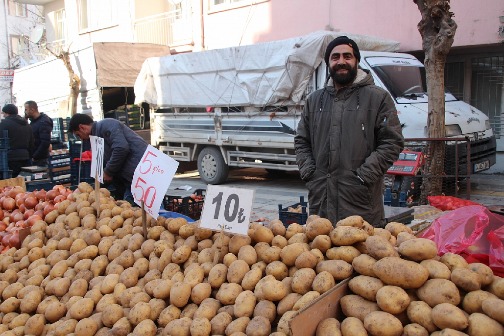 Yeni Yılda Market Fiyatları Yükseldi! Vatandaş Semt Pazarlarına Akın Etti! İşte güncel Meyve Sebze Fiyatları...