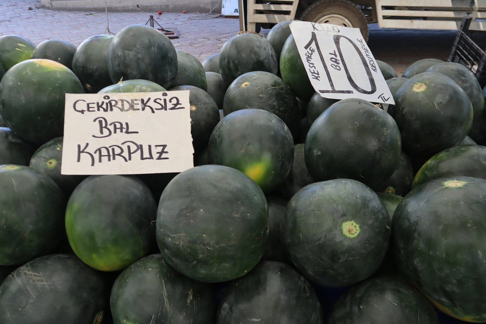 Cebini düşünen Malatyalılar, semt pazarını tercih ediyor! İşte güncel perşembe pazarı fiyatları..
