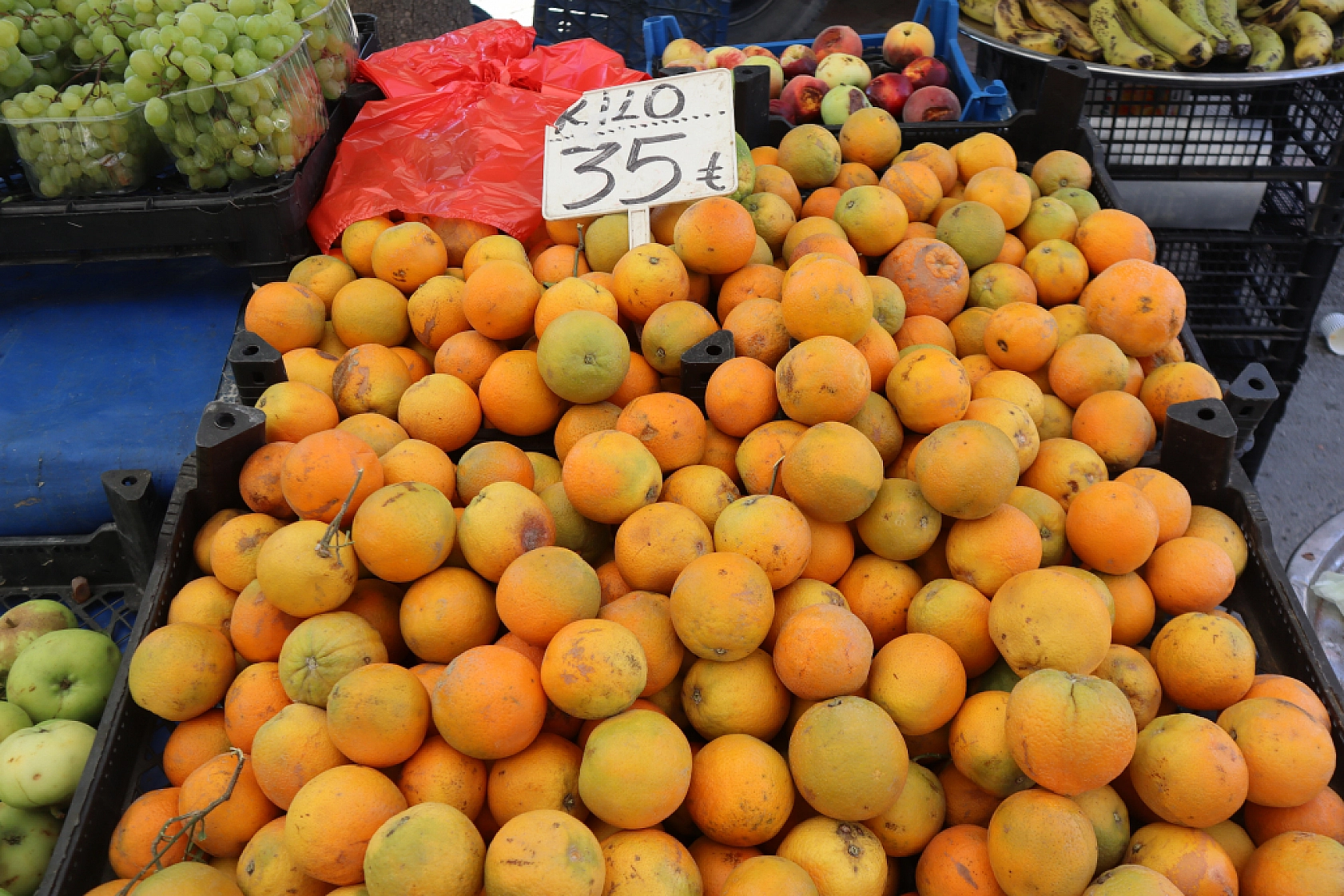 Cebini düşünen Malatyalılar, semt pazarını tercih ediyor! İşte güncel perşembe pazarı fiyatları..