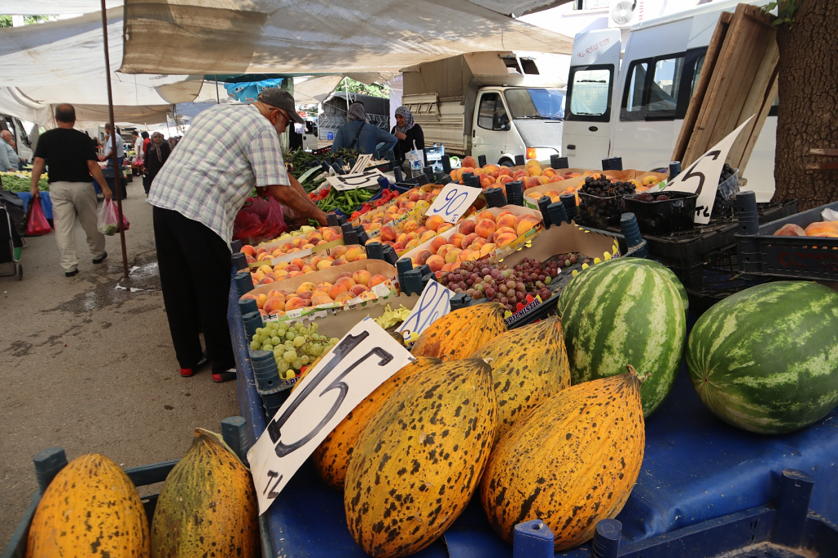 Cebini düşünen Malatyalılar, semt pazarını tercih ediyor! İşte güncel perşembe pazarı fiyatları..