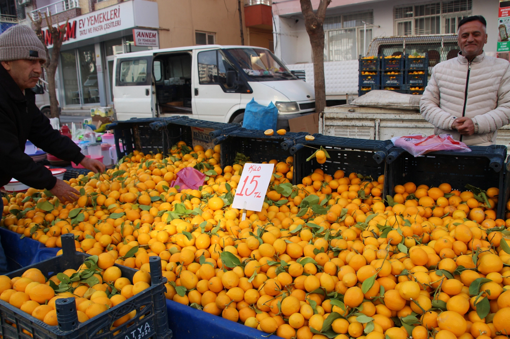 Yeni Yılda Market Fiyatları Yükseldi! Vatandaş Semt Pazarlarına Akın Etti! İşte güncel Meyve Sebze Fiyatları...