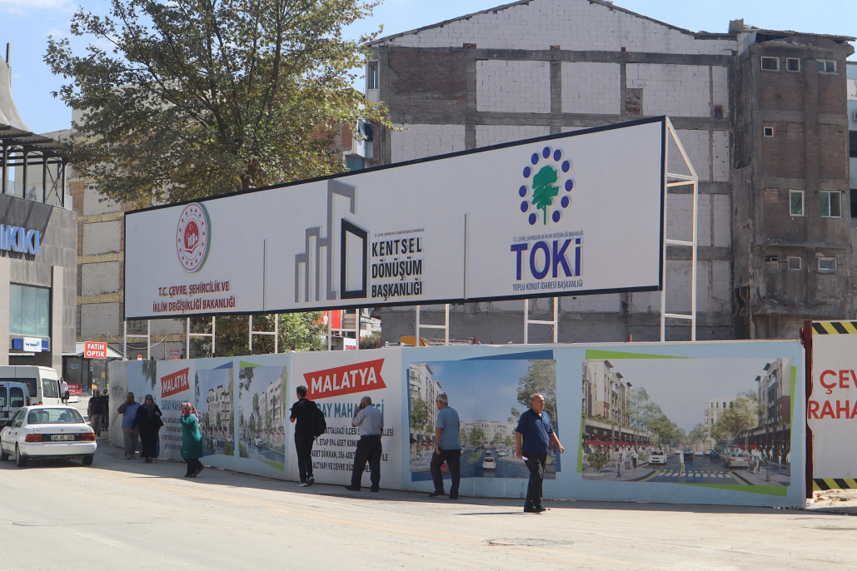 Hızlıca Boşaltılan Kışla Caddesi'nde İki Ayda Bir Karış İlerleme Yaşanmadı! Malatya'da Yıkım Kaplumbağa Hızıyla...!