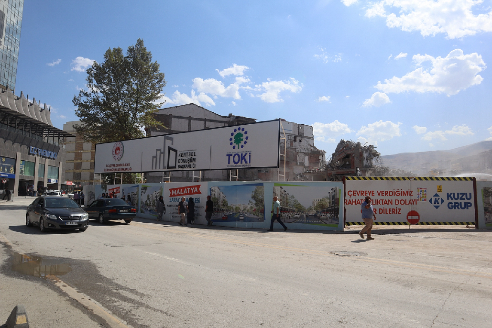 Hızlıca Boşaltılan Kışla Caddesi'nde İki Ayda Bir Karış İlerleme Yaşanmadı! Malatya'da Yıkım Kaplumbağa Hızıyla...!