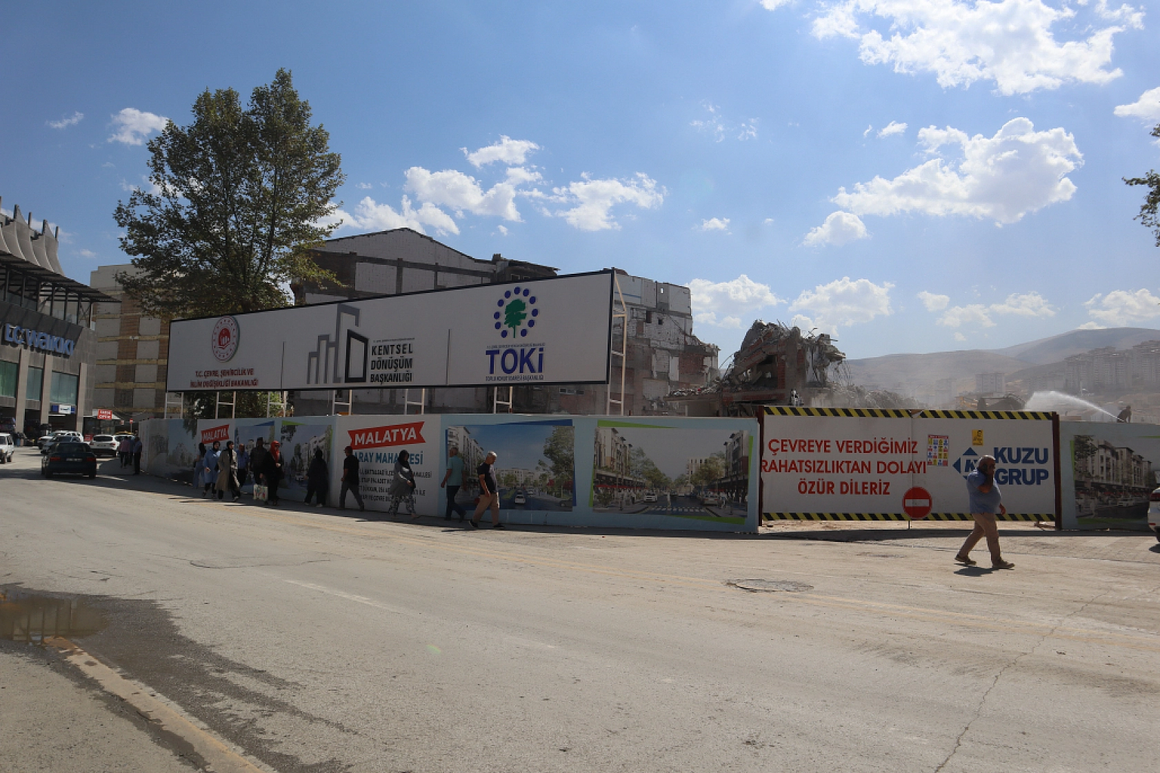 Hızlıca Boşaltılan Kışla Caddesi'nde İki Ayda Bir Karış İlerleme Yaşanmadı! Malatya'da Yıkım Kaplumbağa Hızıyla...!