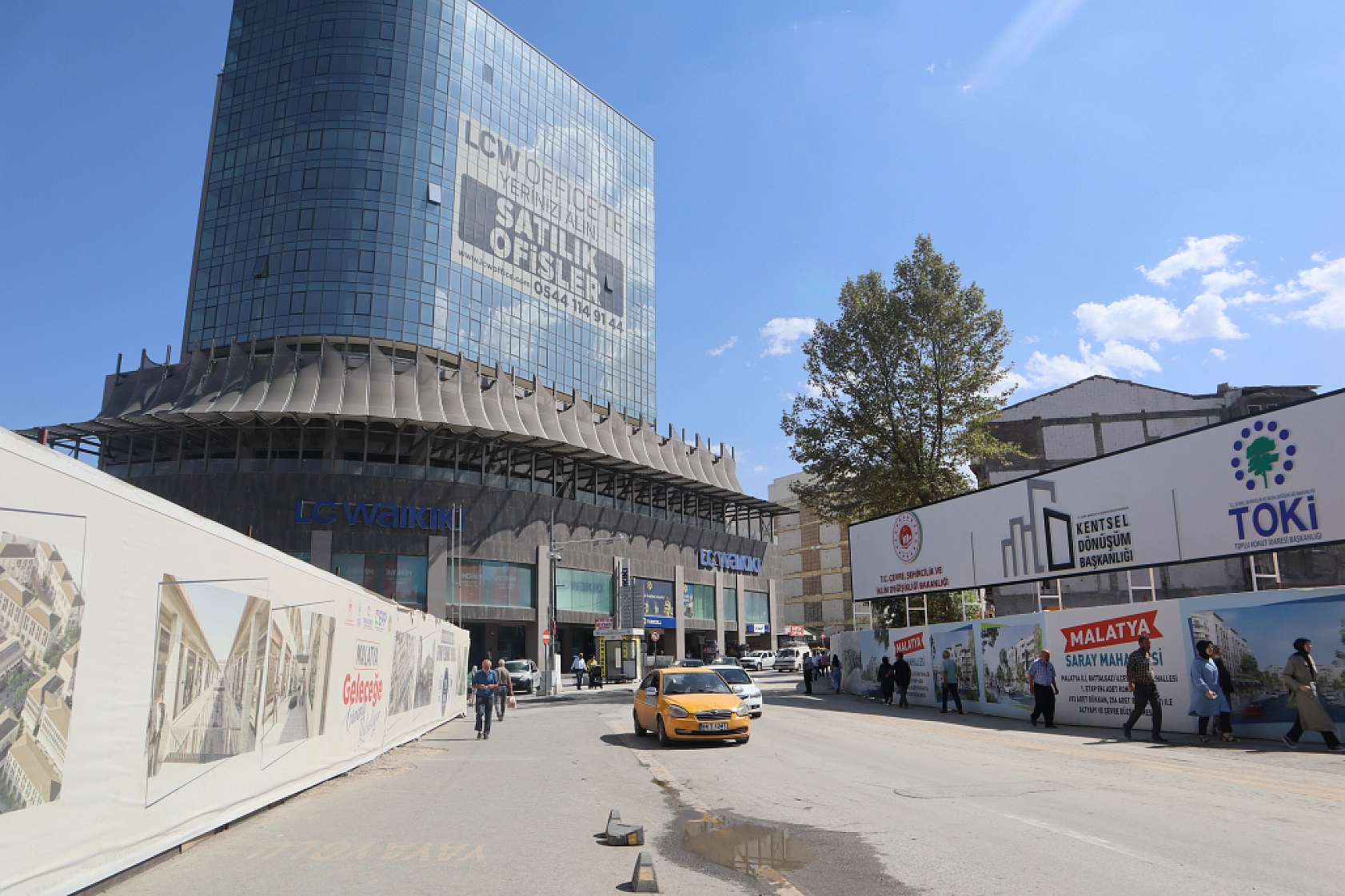 Hızlıca Boşaltılan Kışla Caddesi'nde İki Ayda Bir Karış İlerleme Yaşanmadı! Malatya'da Yıkım Kaplumbağa Hızıyla...!