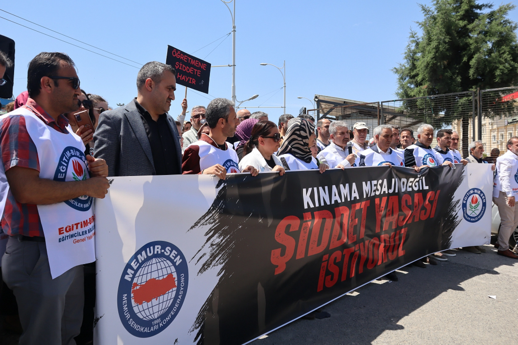 'Sıranın bize gelmesini mi bekleyecektik'