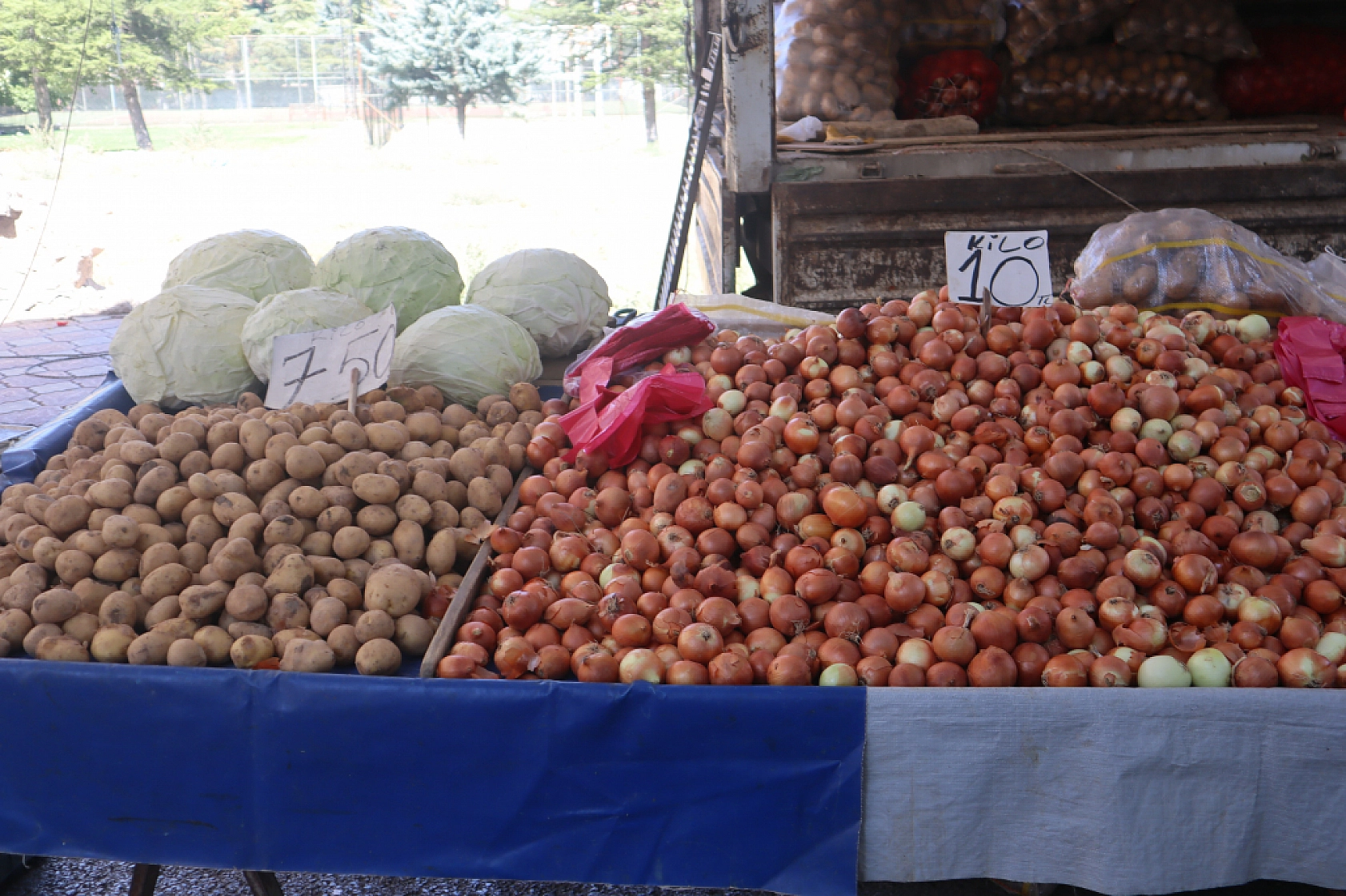 Taze ve Uygun Fiyatlı Ürünler İçin Malatyalılar Perşembe Pazarı'nda Buluşuyor!