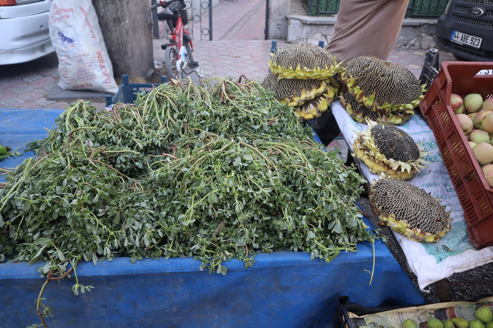 Taze ve Uygun Fiyatlı Ürünler İçin Malatyalılar Perşembe Pazarı'nda Buluşuyor!
