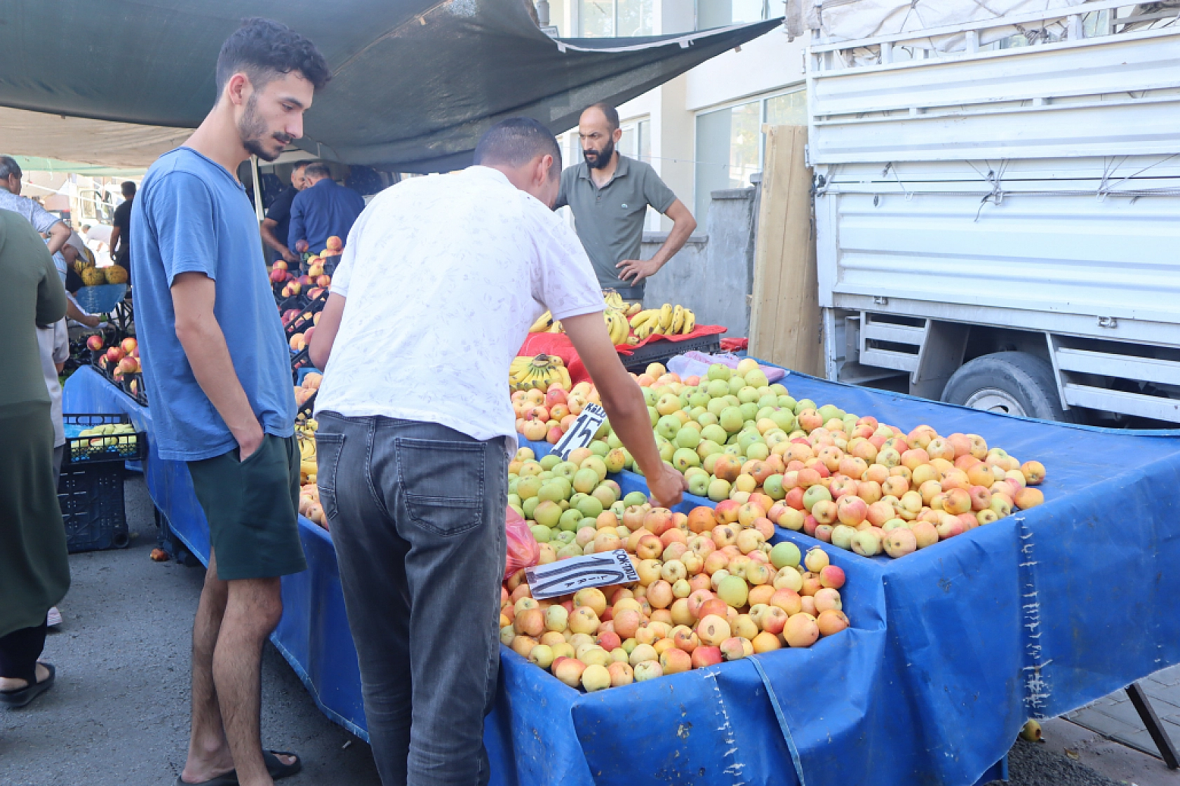 Taze ve Uygun Fiyatlı Ürünler İçin Malatyalılar Perşembe Pazarı'nda Buluşuyor!