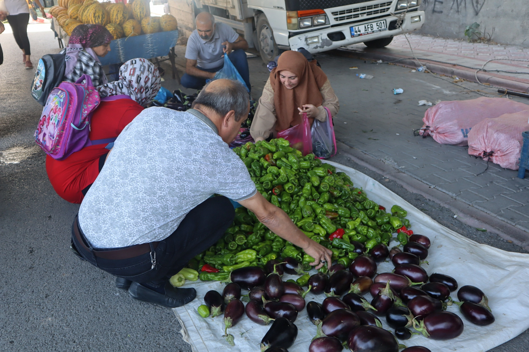 Taze ve Uygun Fiyatlı Ürünler İçin Malatyalılar Perşembe Pazarı'nda Buluşuyor!