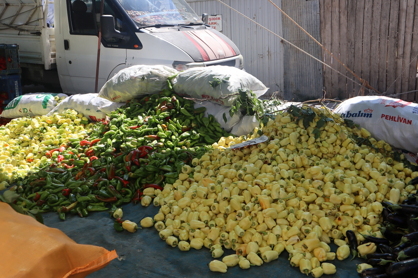 Taze ve Uygun Fiyatlı Ürünler İçin Malatyalılar Perşembe Pazarı'nda Buluşuyor!