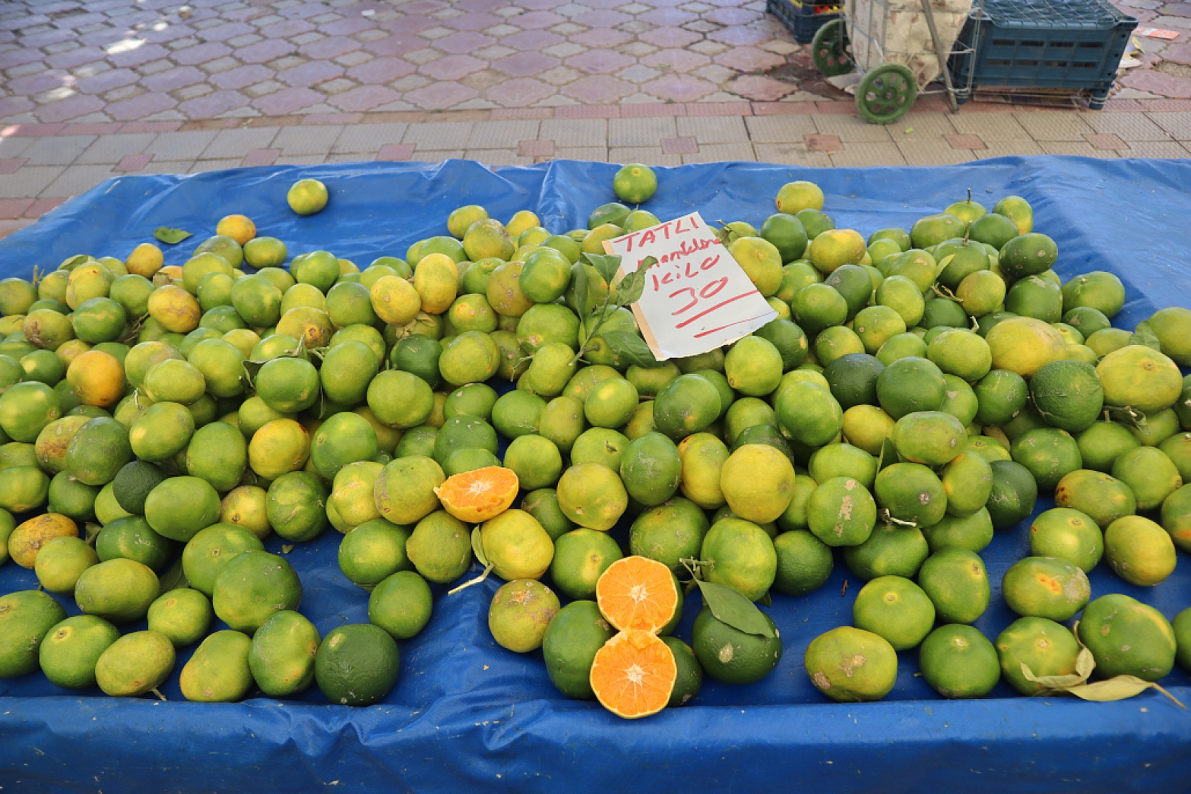 Taze ve Uygun Fiyatlı Ürünler İçin Malatyalılar Perşembe Pazarı'nda Buluşuyor!