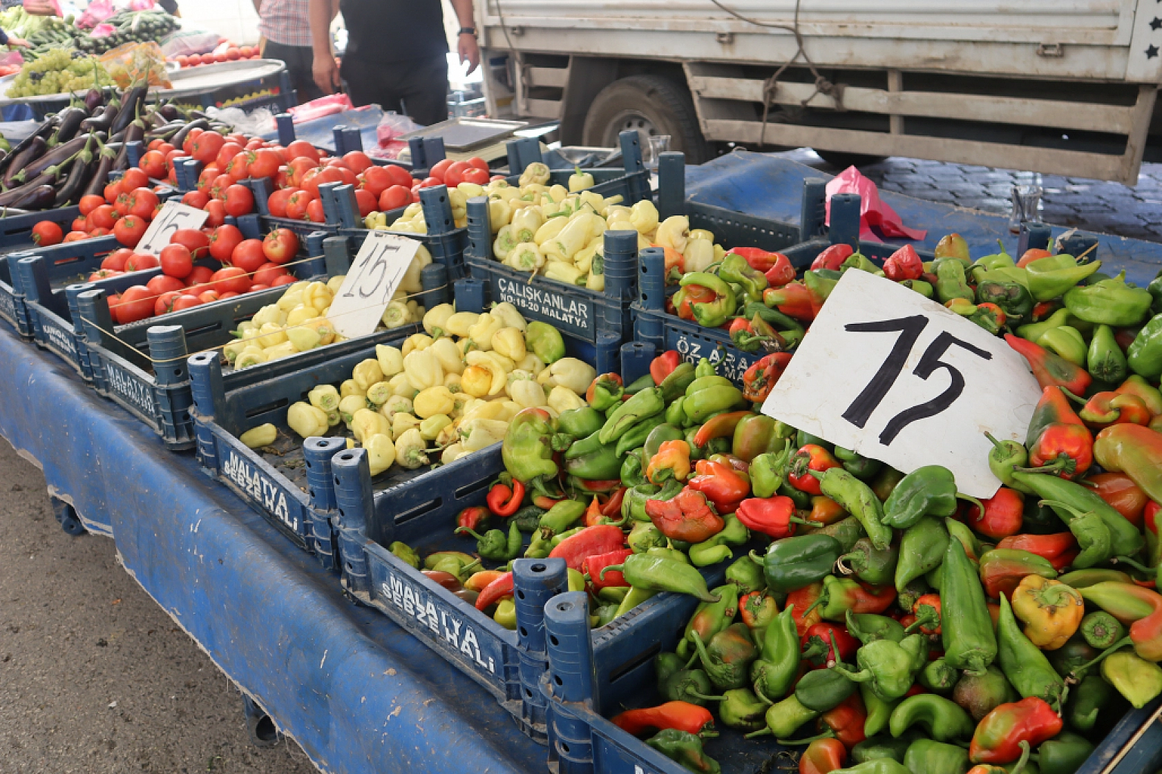 Taze ve Uygun Fiyatlı Ürünler İçin Malatyalılar Perşembe Pazarı'nda Buluşuyor!