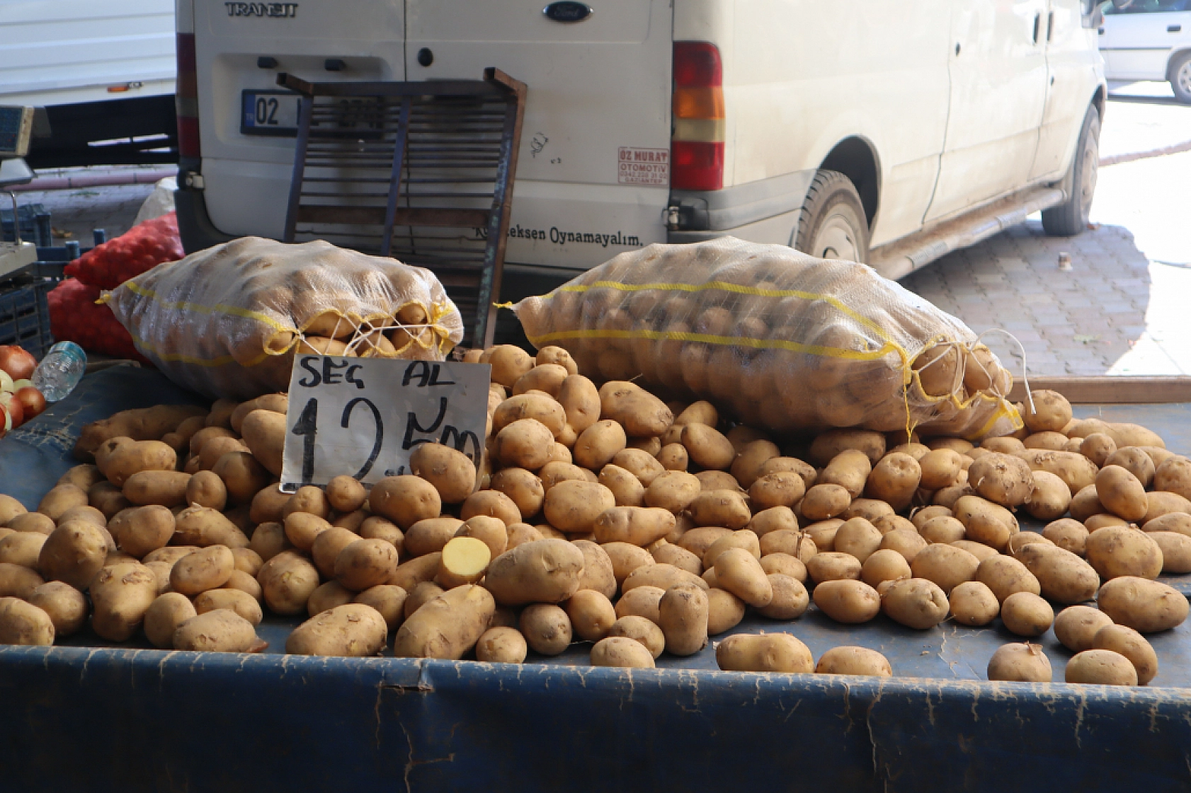 Taze ve Uygun Fiyatlı Ürünler İçin Malatyalılar Perşembe Pazarı'nda Buluşuyor!