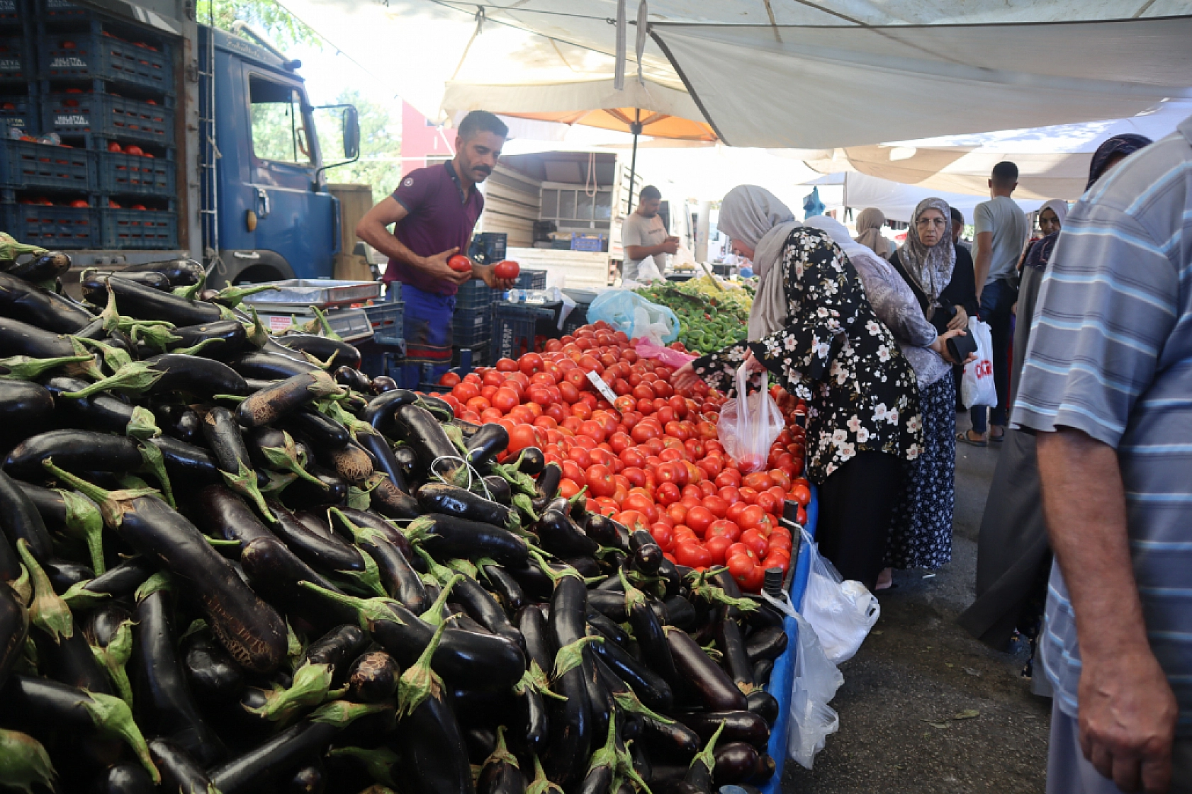 Taze ve Uygun Fiyatlı Ürünler İçin Malatyalılar Perşembe Pazarı'nda Buluşuyor!