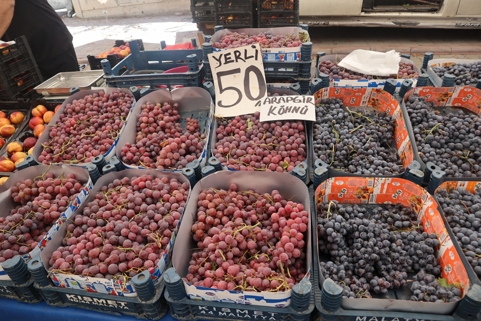 Taze ve Uygun Fiyatlı Ürünler İçin Malatyalılar Perşembe Pazarı'nda Buluşuyor!