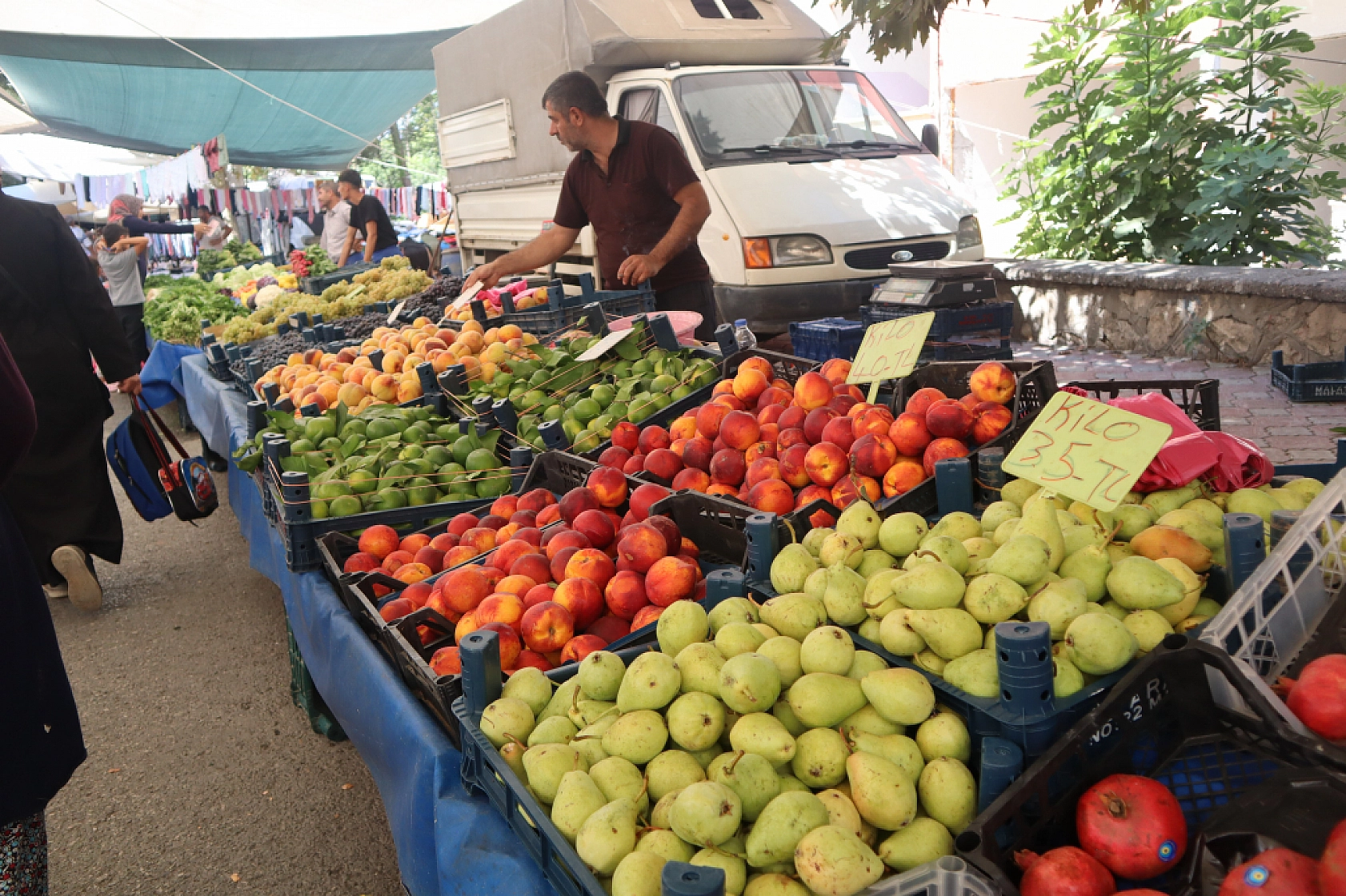 Taze ve Uygun Fiyatlı Ürünler İçin Malatyalılar Perşembe Pazarı'nda Buluşuyor!