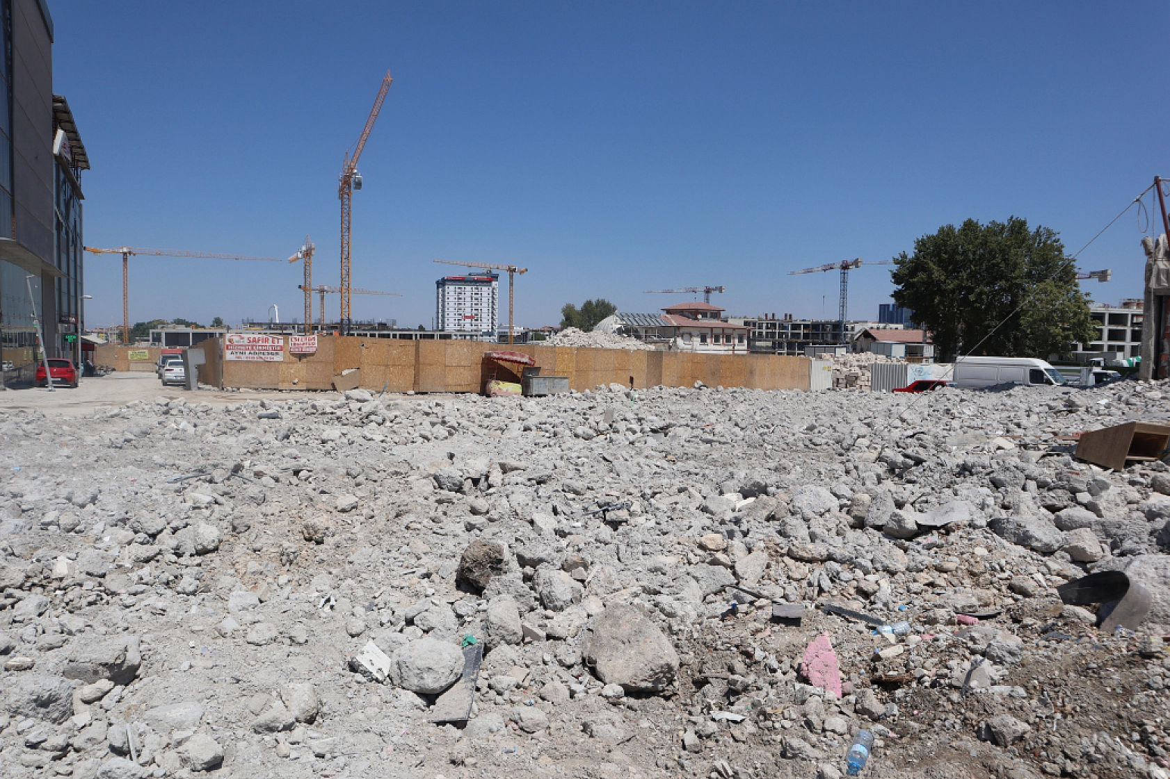 Malatya'da Yerinde Dönüşüm İlerlemiyor: Vatandaş Artık Müteahhitlere Güvenmiyor!