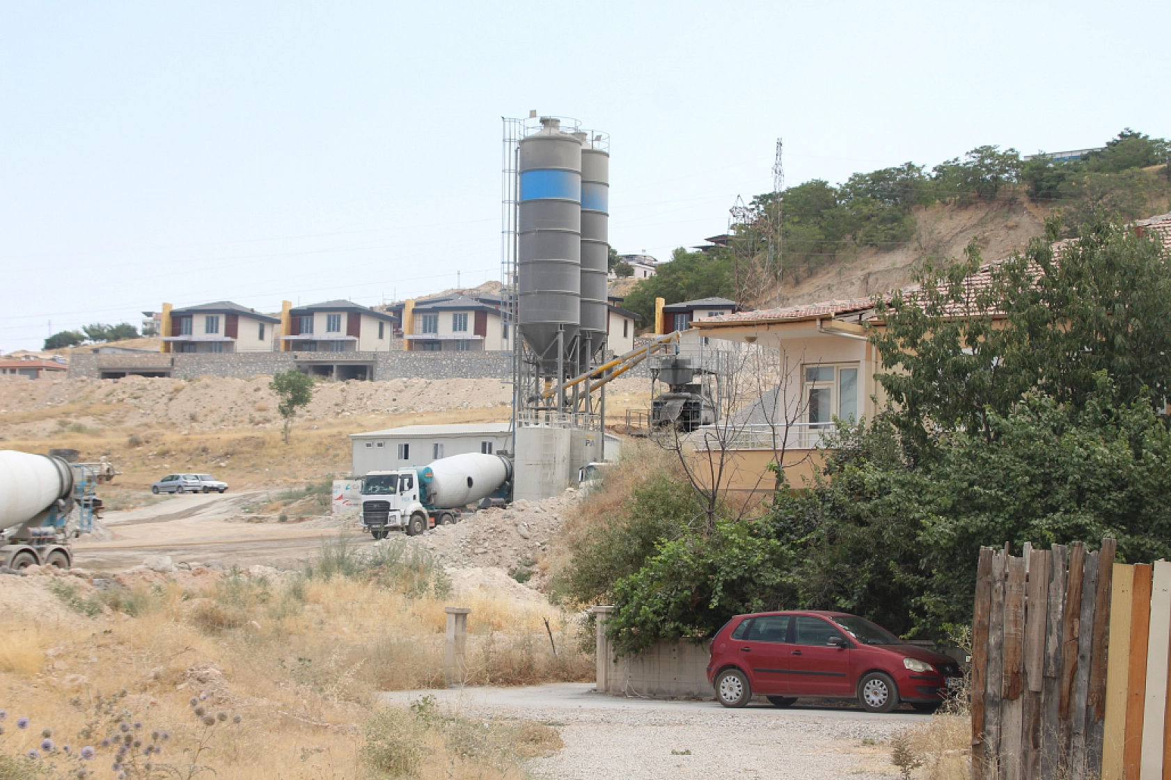 Malatya'da Beton Santrali Krizi: 'Bakanlıkta Adamımız Var' Dediler, Mühürü Söktüler…