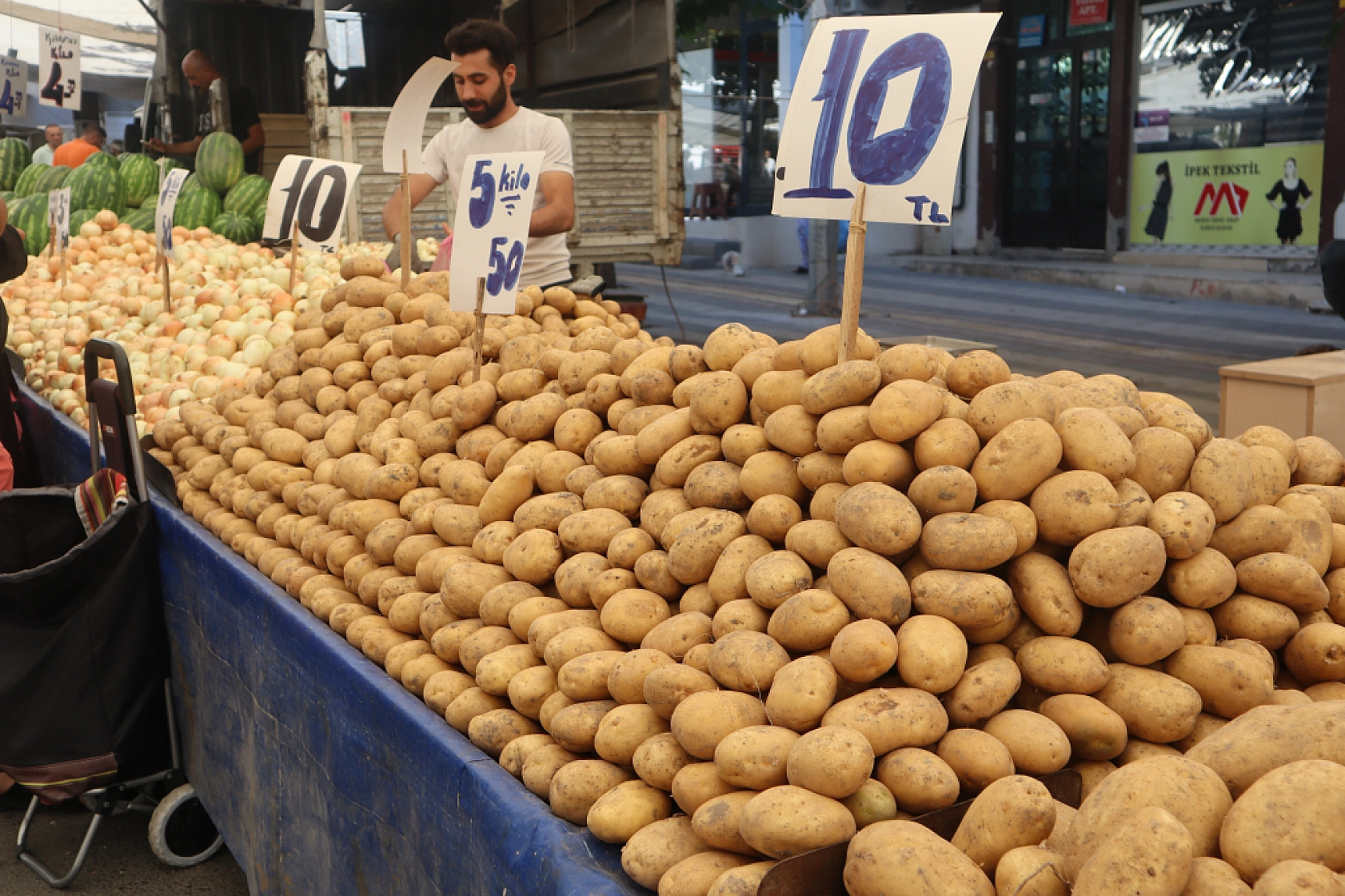 Malatya'da Sebze ve Meyve Fiyatları Düştü Mü? Ne Kadar oldu? İşte Güncel Cumartesi Pazarı Fiyatları...