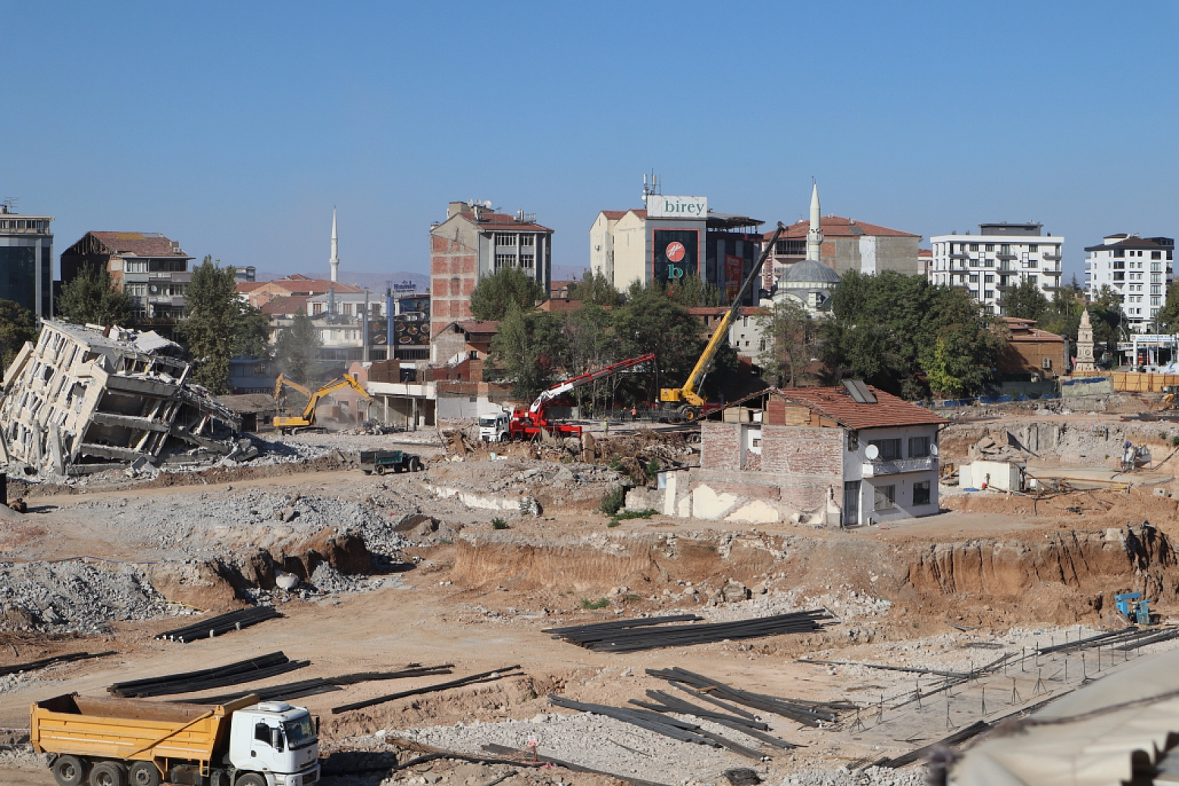 Resmen Lobiye Döndü..! Malatya'yı Kim Bu Hale getirdi? Binaları Hangi Firmalar Yapıyor…