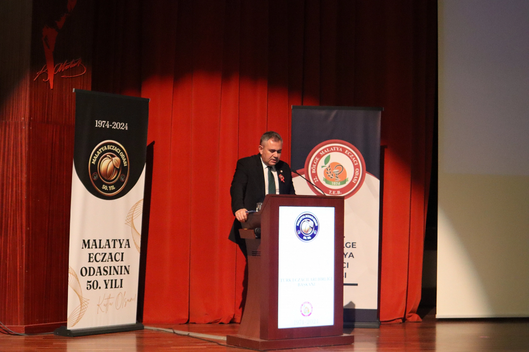 Eczanelere 3,8 milyar lira ek kaynak