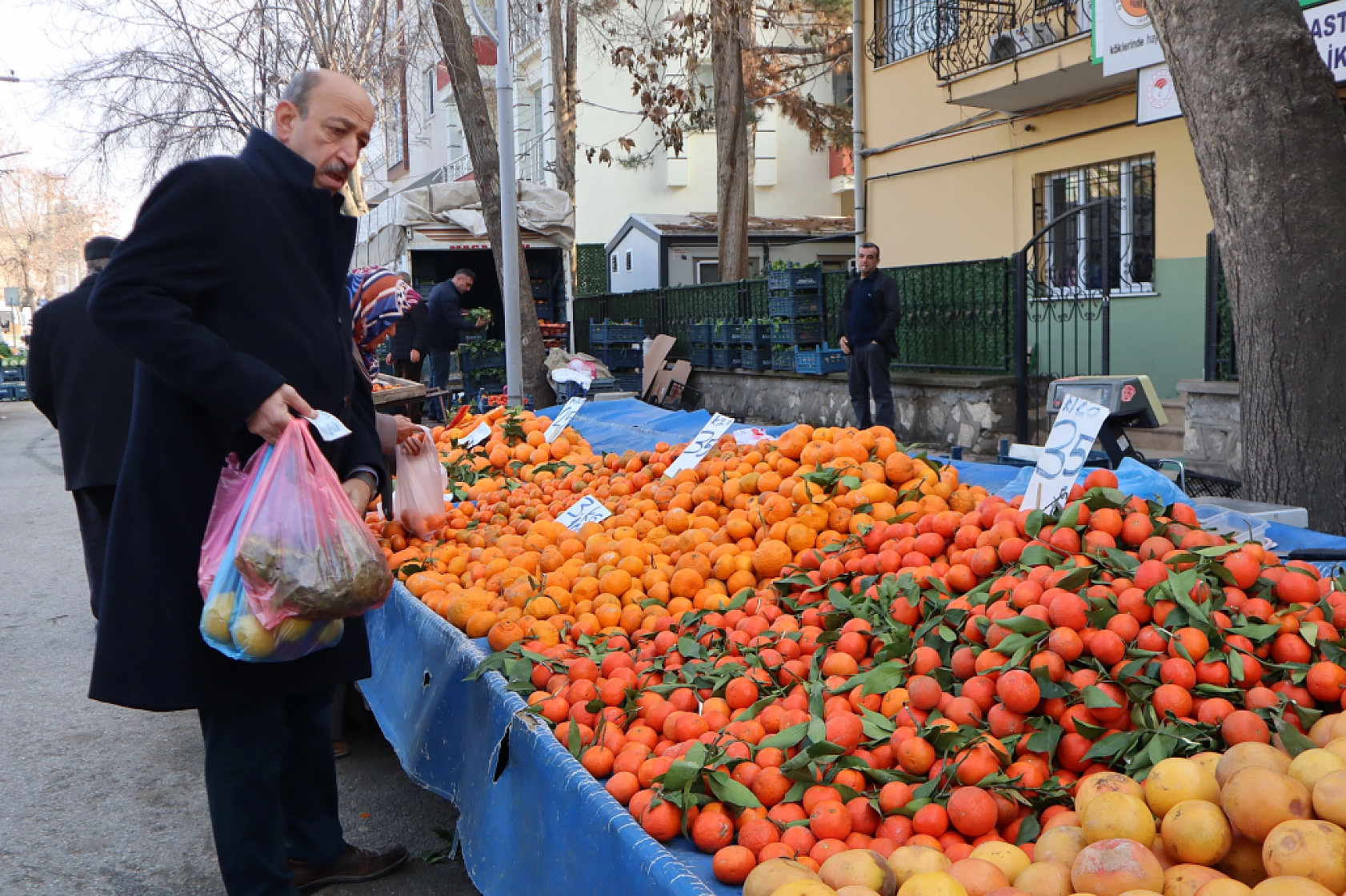 Market Fiyatları Yükseldi! Vatandaş Semt Pazarlarına Akın Etti! İşte güncel Meyve Sebze Fiyatları...