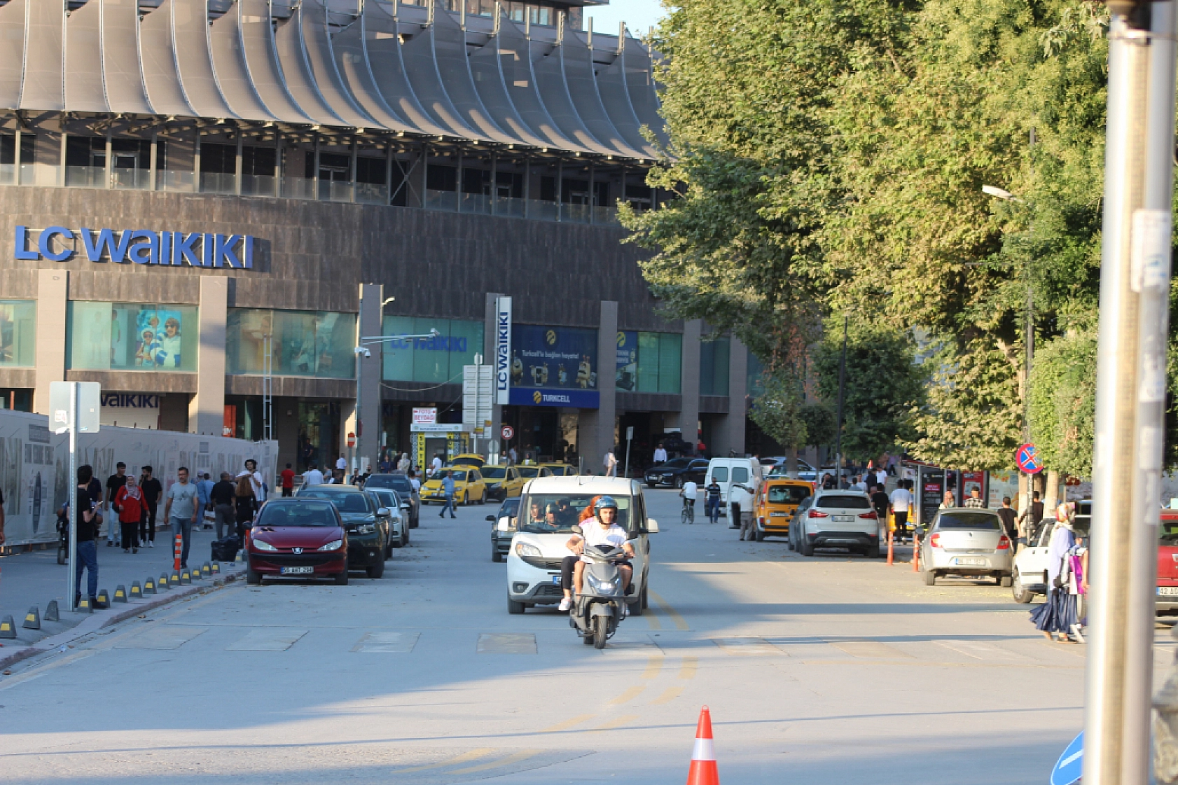 Kışla'daki Yıkıma Yargı Freni!