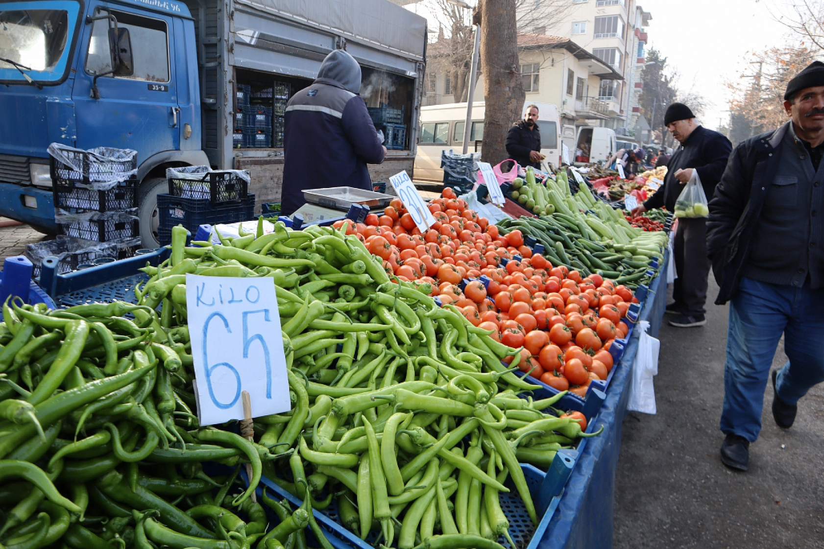 Market Fiyatları Yükseldi! Vatandaş Semt Pazarlarına Akın Etti! İşte güncel Meyve Sebze Fiyatları...